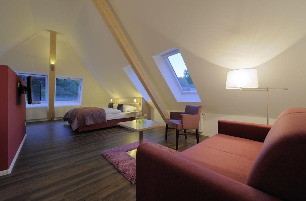 Hotel Hofgut Sternen - Wohnen In Kunst Und Kultur Breitnau Exterior photo